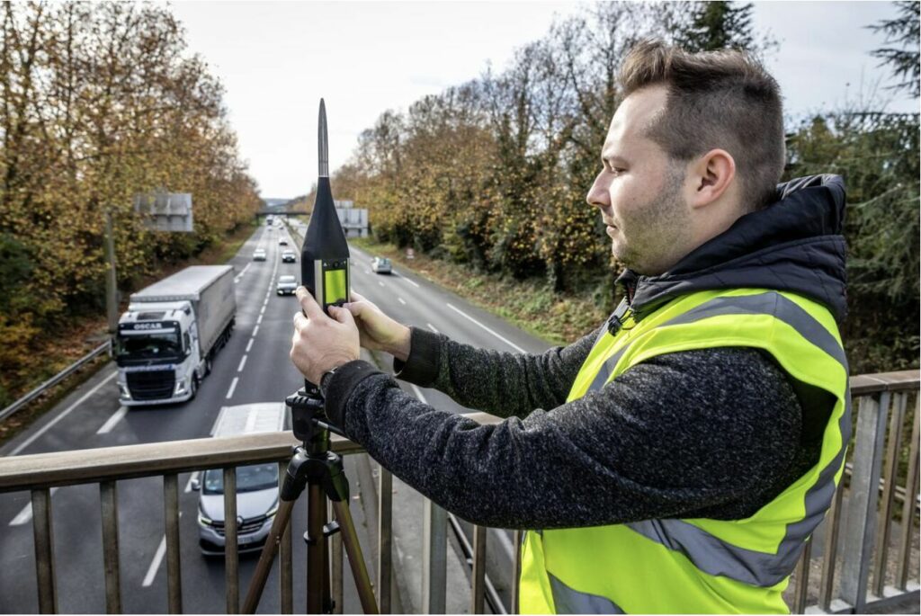 Mesure de bruit au bord de la RN10 dans le cadre d'une nouvelle limitation de vitesse